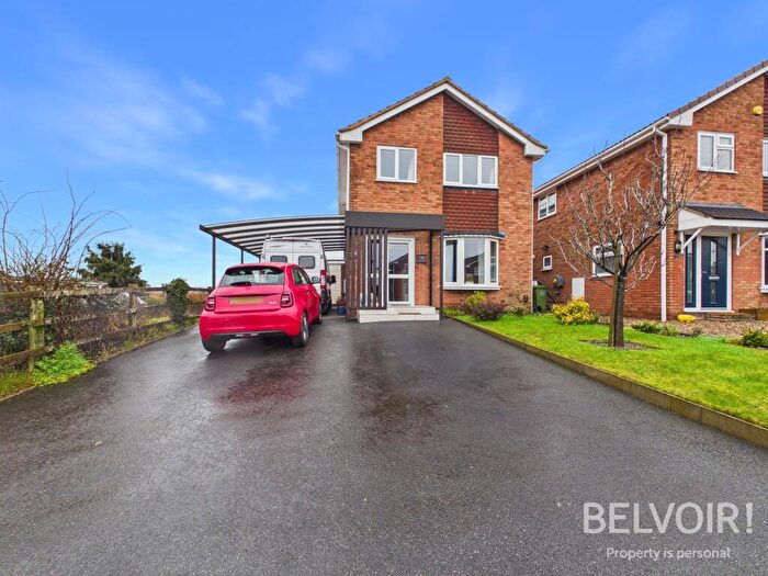 3 Bedroom Detached House For Sale In Falmouth Avenue, Stafford, ST17