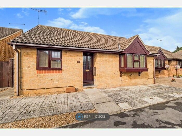 2 Bedroom Bungalow To Rent In Cumberland Close, Ilford, IG6