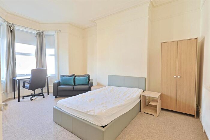 3 Bedroom Flat To Rent In Oakland Road, Jesmond, Newcaste Upon Tyne, NE2