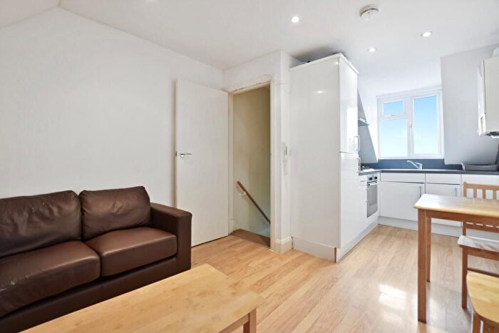 1 Bedroom Flat To Rent In Golders Green Road, London, NW11