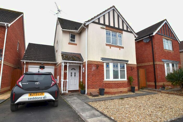 3 Bedroom Detached House To Rent In Larks Rise, Cullompton, Devon, EX15