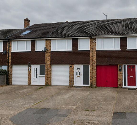 Studio To Rent In Hewens Road, Uxbridge, UB10