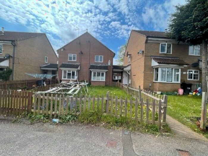 2 Bedroom Terraced House To Rent In Dorrington Close, Luton, LU3