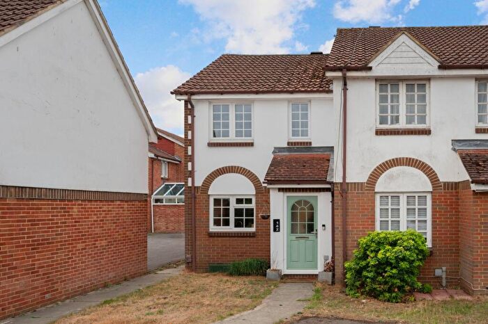 2 Bedroom End Of Terrace House For Sale In Shaw Drive, Walton-on-Thames, KT12