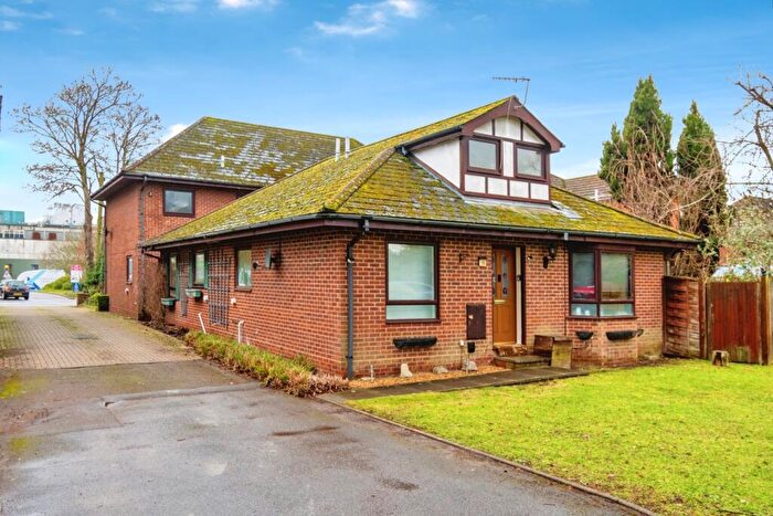 2 Bedroom Bungalow For Sale In Tremona Road, Southampton, Hampshire, SO16
