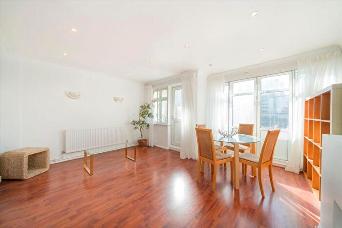 3 Bedroom Flat To Rent In Pennyfields, London, E14