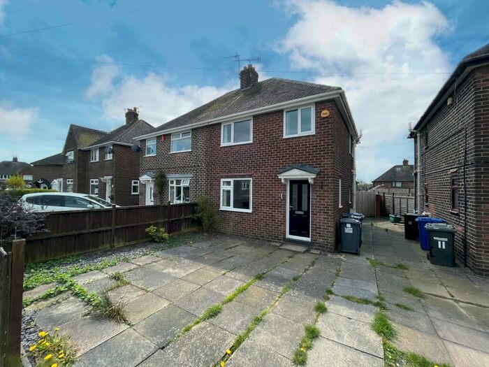 3 Bedroom Semi-Detached House To Rent In Denry Crescent, Newcastle, Staffordshire, ST5