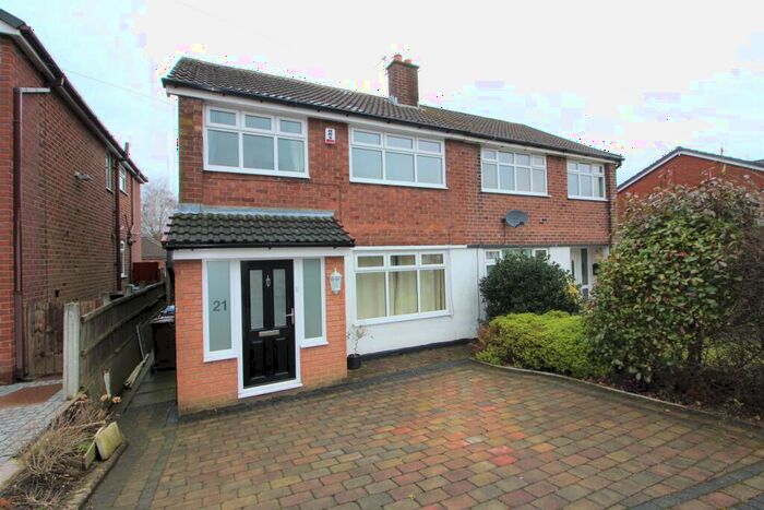 3 Bedroom Semi-Detached House To Rent In Wilton Drive, Bury, BL9