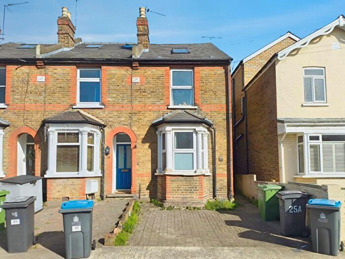 3 Bedroom Semi Detached House For Sale In East Road, Kingston, KT2