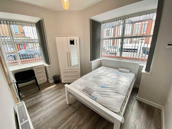 5 Bedroom Semi-Detached House To Rent In Kingsway, Coventry, CV2