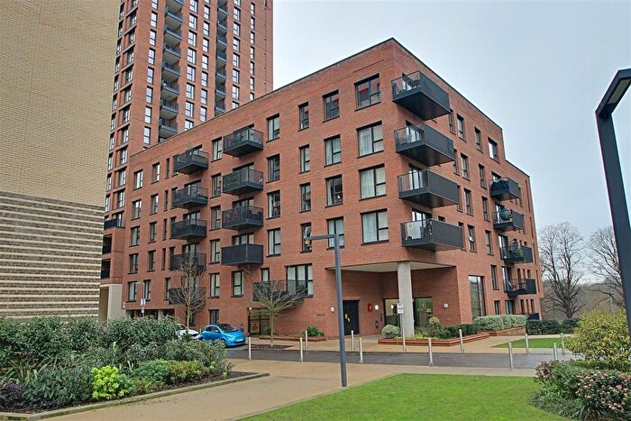 1 Bedroom Flat For Sale In Shearwater Drive, London, NW9