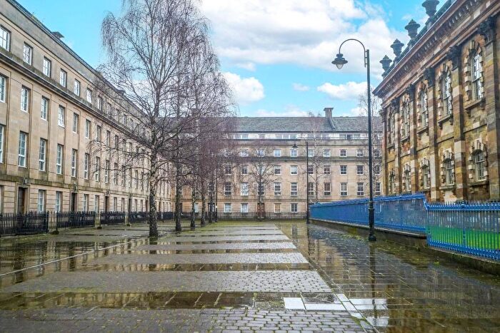 2 Bedroom Flat To Rent In St Andrews Square, Merchant City, Glasgow, G1