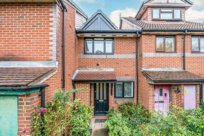 2 Bedroom Semi Detached House For Sale In Oak Lane, Isleworth, TW7
