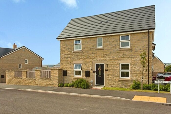 3 Bedroom Semi Detached House For Sale In Redwing Road, Burnley, Lancashire, BB11