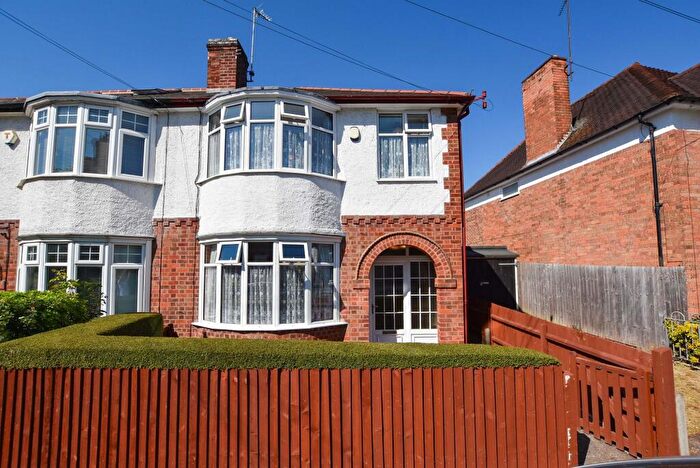 3 Bedroom Semi-Detached House For Sale In South Knighton Road, South Knighton, Leicester, LE2