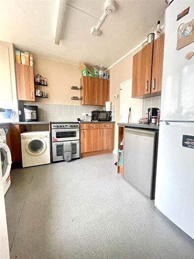 1 Bedroom Block Of Flats To Rent In St. James's Crescent, London, SW9