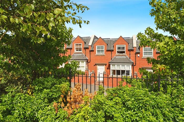 4 Bedroom Detached House For Sale In Burlingham Square, Worcester, Worcestershire, WR5