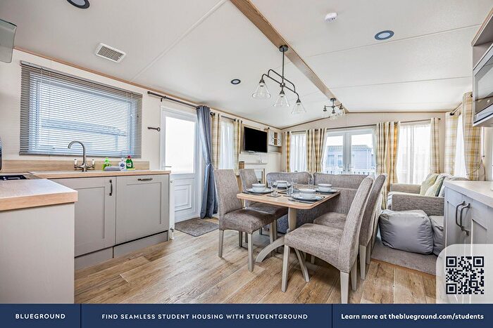 3 Bedroom Flat To Rent In North Mundham, PO20