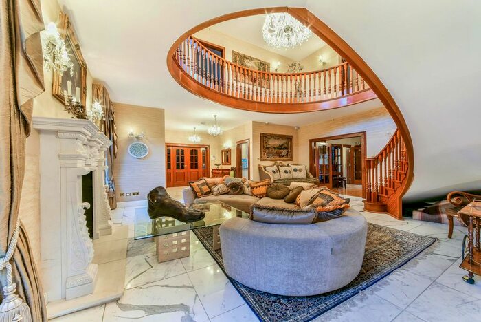 4 Bedroom Detached House To Rent In Princes Way, London, SW19