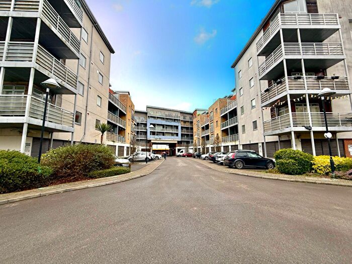 2 Bedroom Flat To Rent In Kingfisher Meadow, Maidstone, ME16