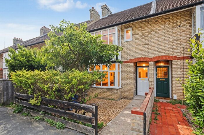 4 Bedroom Semi Detached House To Rent In Oxford Road, Cambridge, Cambs, CB4