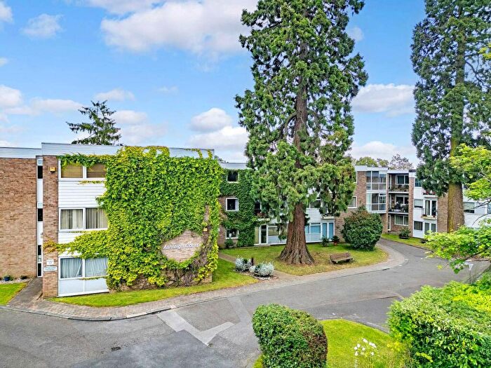 2 Bedroom Apartment For Sale In Station Lane, Ingatestone, CM4