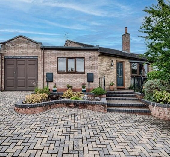 2 Bedroom Semi-Detached Bungalow For Sale In Blackthorn Road, Stratford-Upon-Avon, CV37
