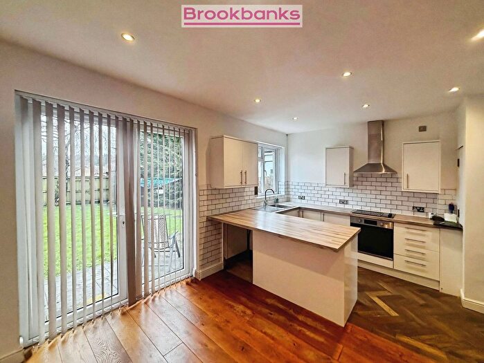 3 Bedroom Semi-detached House For Sale In London Road, West Kingsdown, TN15