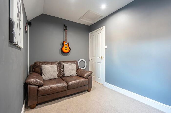 2 Bedroom Apartment For Sale In The Cross, Doune, FK16