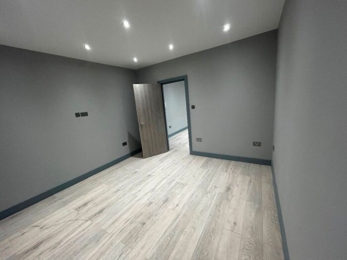 1 Bedroom Flat To Rent In Upper Green West, Mitcham, CR4
