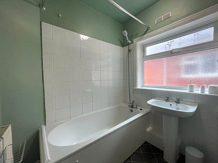 4 Bedroom House To Rent In Wrentham Estate, Old Tiverton Road, Exeter, Devon, EX4
