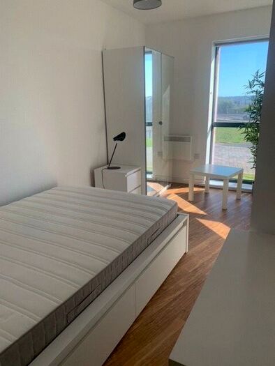 2 Bedroom Flat To Rent In Aire, Cross Green Lane, LS9