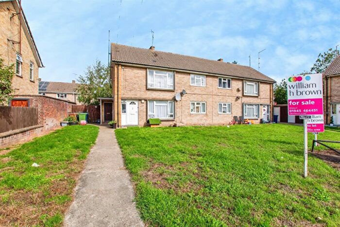 2 Bedroom Flat For Sale In Coldhorn Crescent, Wisbech, PE13