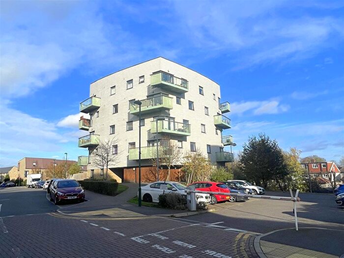 1 Bedroom Flat For Sale In Otter Drive, Carshalton, SM5