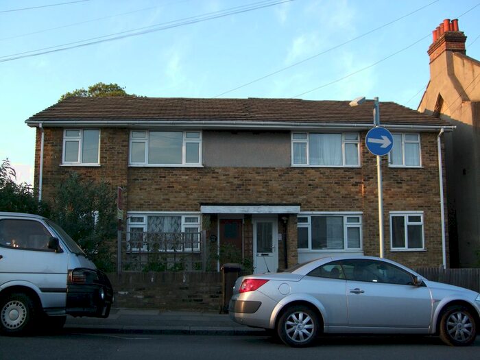 2 Bedroom Flat To Rent In Dalrymple Road, London, SE4