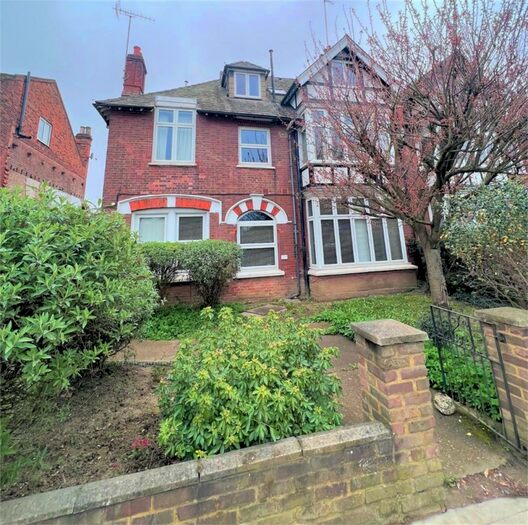 2 Bedroom Flat To Rent In High Road, London, N20