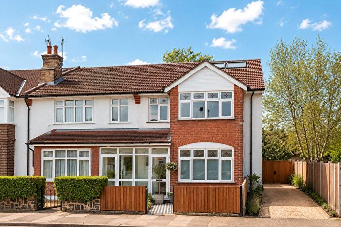 4 Bedroom End Of Terrace House For Sale In Shell Road, London, SE13