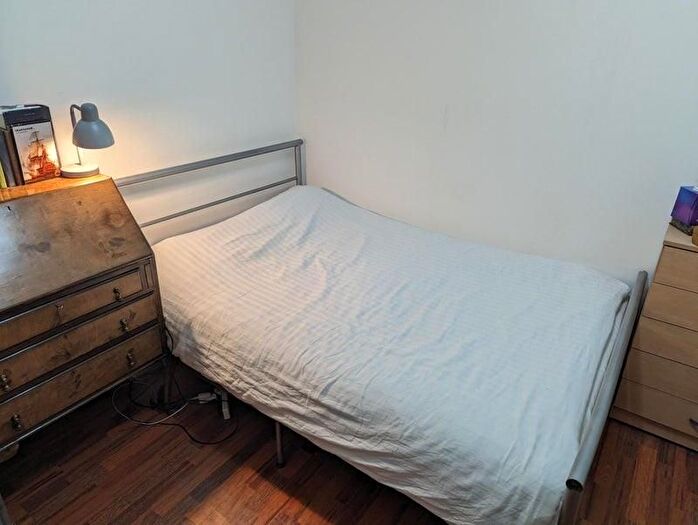 1 Bedroom Flat To Rent In Shadwell Gardens, London, E1