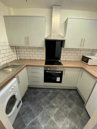 2 Bedroom Apartment To Rent In Egerton Road, Fallowfield, M14