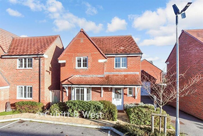 3 Bedroom Detached House For Sale In Sanders Gate, Storrington, West Sussex, RH20