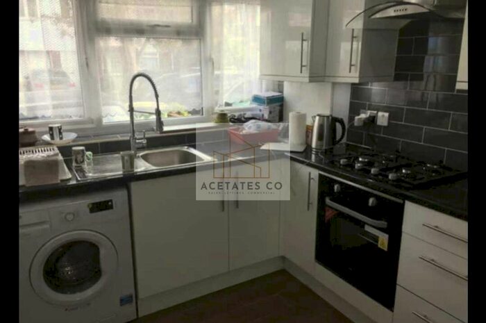 6 Bedroom Terraced House To Rent In Atkinson Road, Canning Town, London, E16
