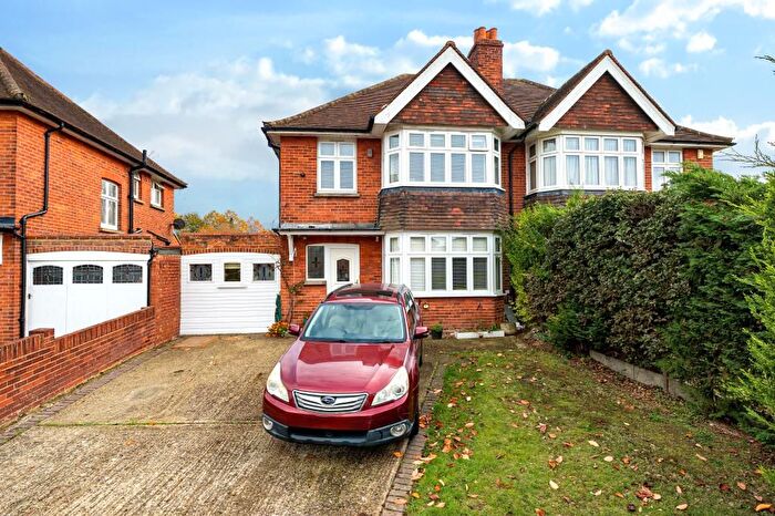 3 Bedroom Semi Detached House For Sale In Convenient For Town Centre, Berkshire, RG30