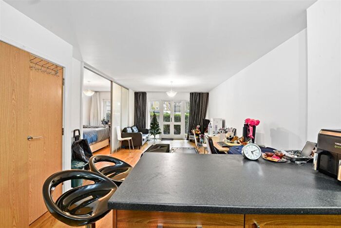 1 Bedroom Flat For Sale In Park Lodge Avenue, West Drayton, UB7