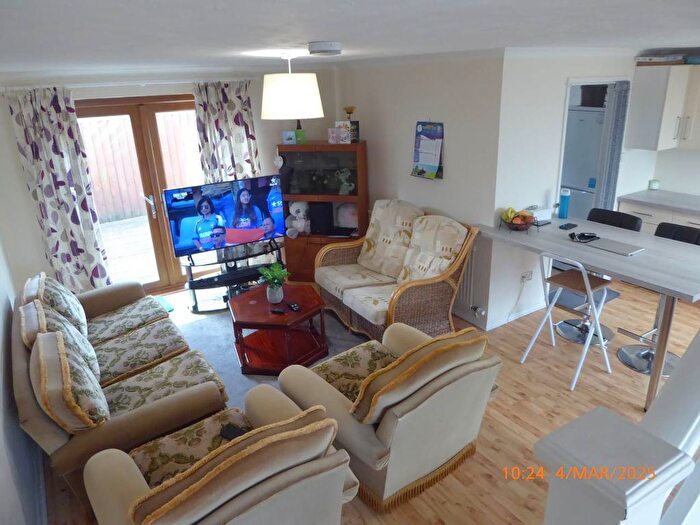 2 Bedroom Terraced House To Rent In The Ropewalk, Priory St, Carmarthen, SA31