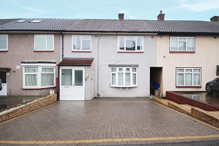 4 Bedroom Terraced House To Rent In Leyburn Crescent, Romford, RM3