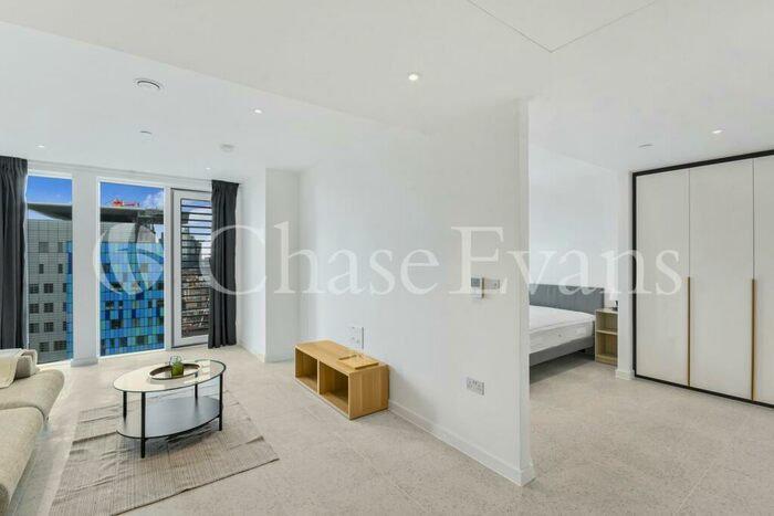 Studio To Rent In Bouchon Point, Silk District, Whitechapel, E1