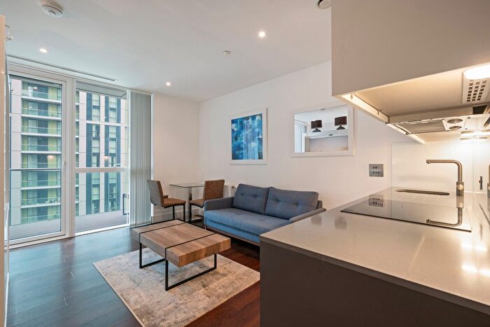 1 Bedroom Flat To Rent In Maine Tower, . Canary Wharf, E14