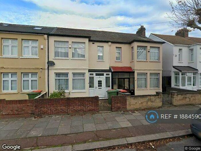 3 Bedroom End Of Terrace House To Rent In Flanders Road, London, E6