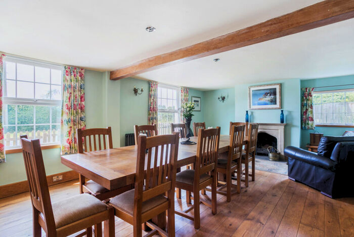 4 Bedroom Detached House For Sale In Northend, Henley-on-Thames, RG9