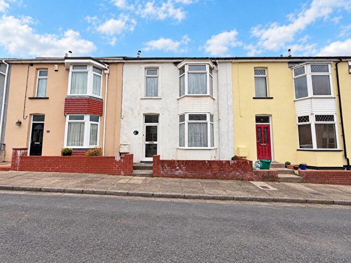 4 Bedroom Terraced House For Sale In College Street, Aberdare, CF44